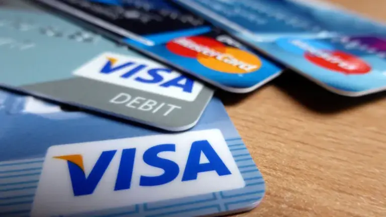 Debit cards top payments, Fed says